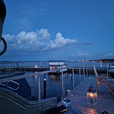 Отель Hausboot Liliput Штральзунд Экстерьер фото